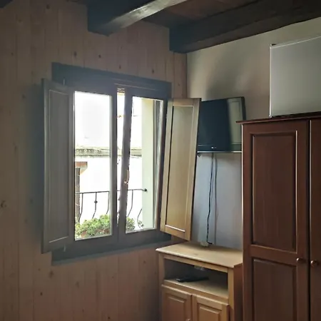 Domo Gallus Zola Habitación en casa particular Galtellì