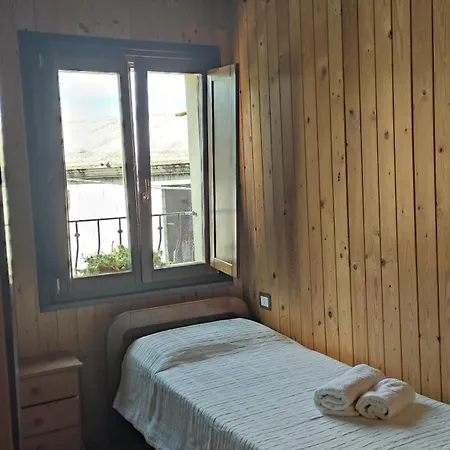 Domo Gallus Zola Homestay